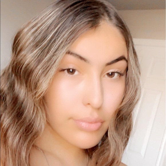 Meet your Posher, Alexavia - Picture 1 of 1